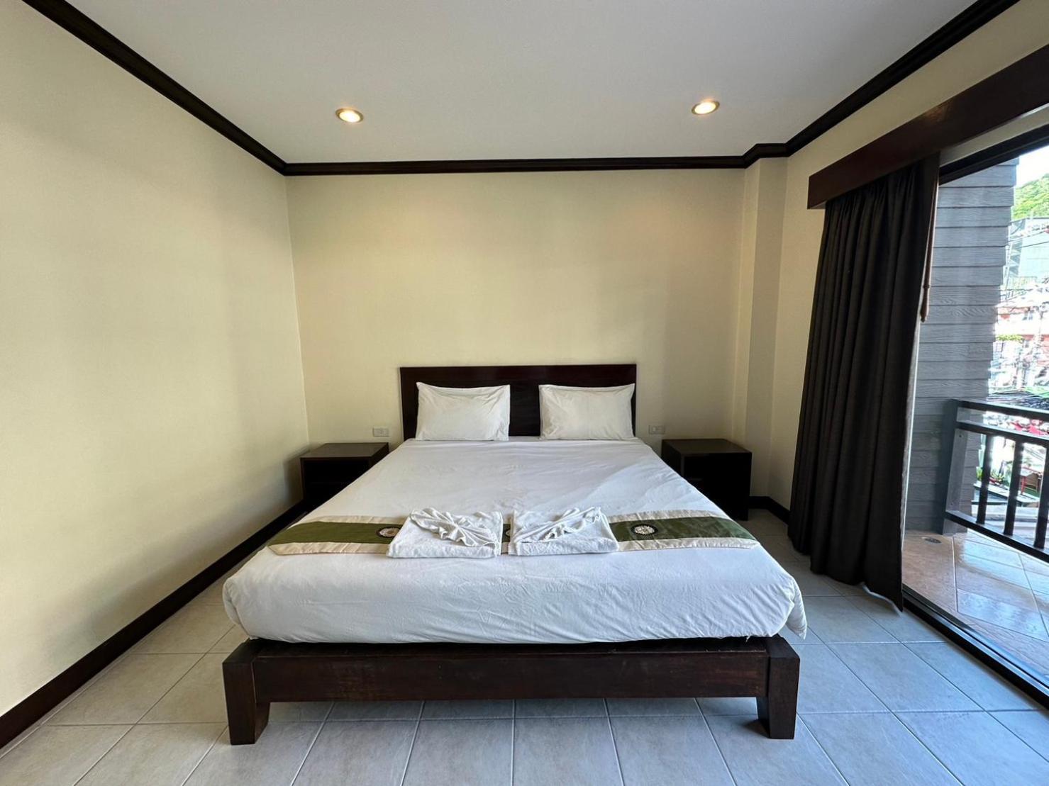 Baan Kingkeaw Thamdee Patong Hotel Exterior photo