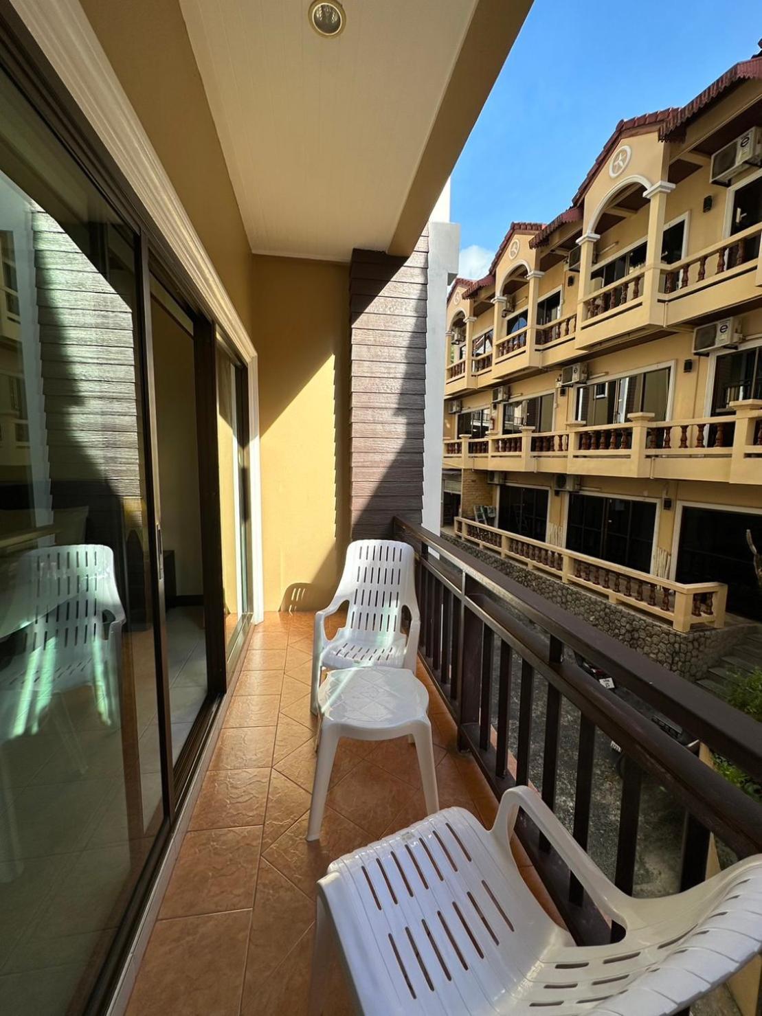 Baan Kingkeaw Thamdee Patong Hotel Exterior photo